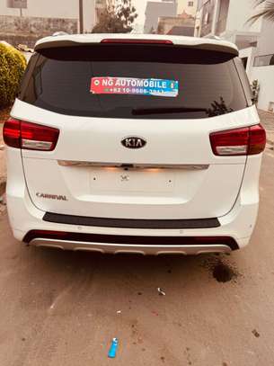 KIA *carnival*  *2018* image 4