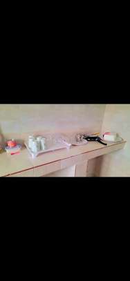 Appartement trois chambres plus salon image 1