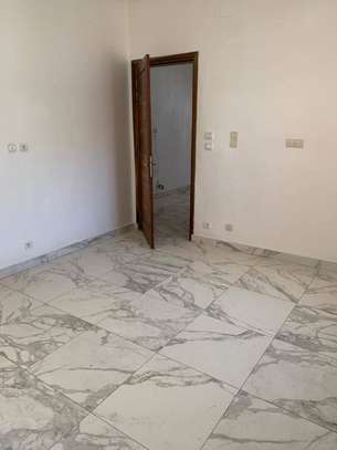 APPARTEMENT F5 AUX ALMADIES image 15