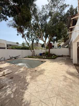 Villa 5 chambres à louer au Point E image 15
