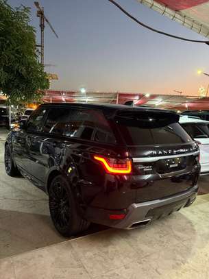 Range Rover sport image 2