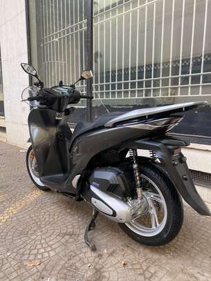 Honda SH125 image 2