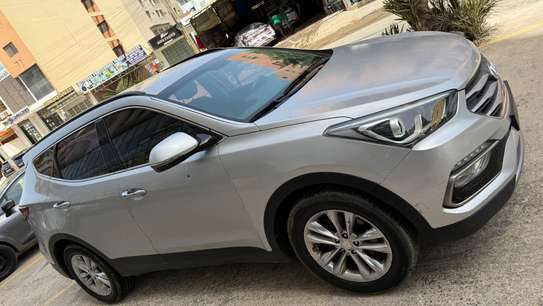 Hyundai santafe 2016 image 2