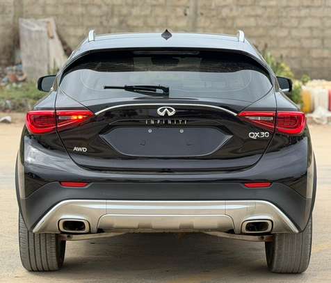 Infiniti QX30 2018 image 11