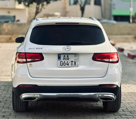 2016 Mercedes-Benz GLC300 image 9