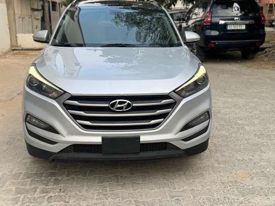 HYUNDAI TUCSON image 1