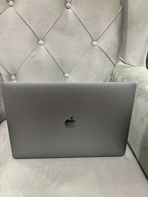 MacBook Pro 15pouce 2018 corei7 image 1