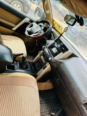Toyota Prado Land Cruiser 2010 image 9