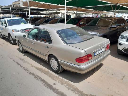 Mercedes image 4