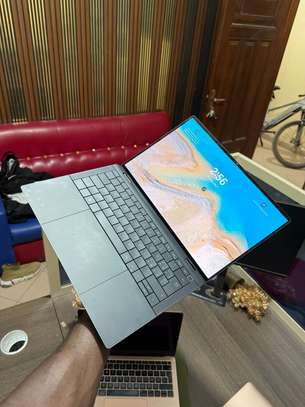 Dell Latitude 9440 image 3