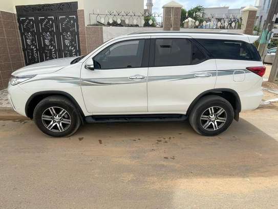 Toyota fortuner 2017 image 5