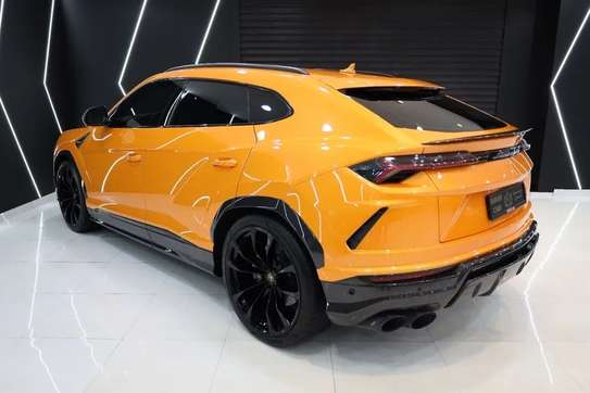 Lamborghini urus 2021 image 4