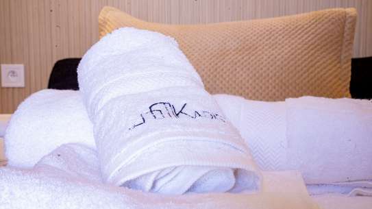 Chambre single a KADISS HOTEL, Sicap Foire image 4