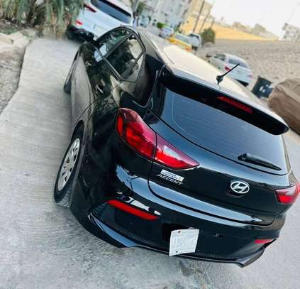 Hyundai accent image 10