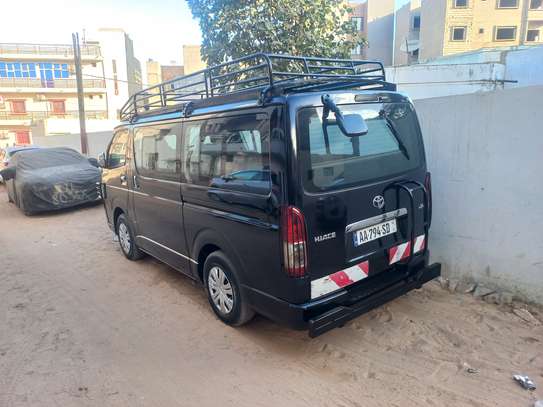 TOYOTA HIACE image 5
