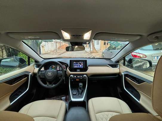 Toyota Rav4 XLE hybride 2022 image 8