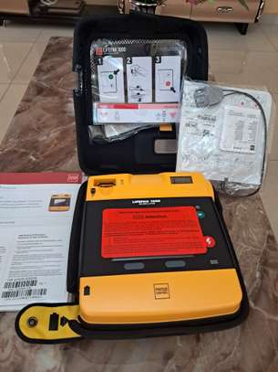 DÉFIBRILLATEUR AUTOMATIQUE LIFEPAK 1000 image 1