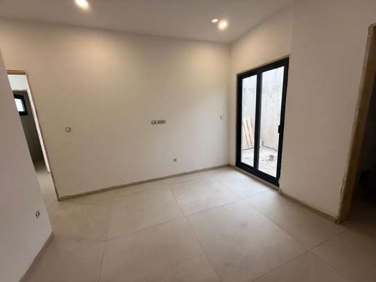 Point E  Apartement moderne a louer 3 chambres image 5