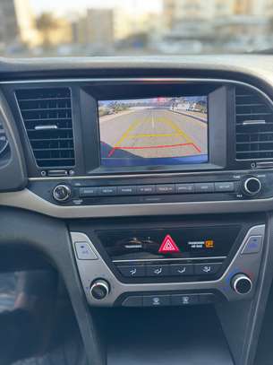 Hyundai Elantra 2017 automatique essence image 11