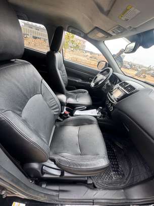 Mitsubishi Outlander image 9