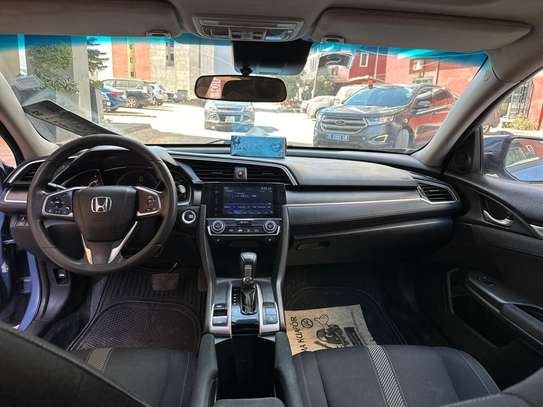 Honda Civic 2017 image 4