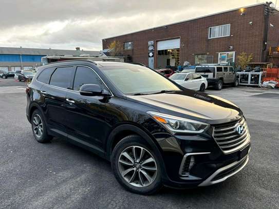Hyundai Santa Fe XL image 2