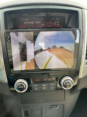 Mitsubishi Pajero 2018 image 14