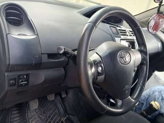 Toyota Yaris 2009 image 3
