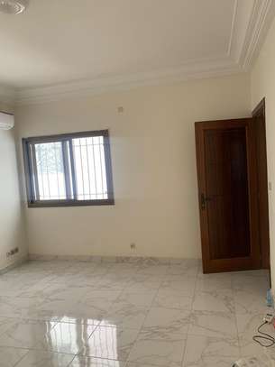 Appartement F4 a Yoff Onomo image 8