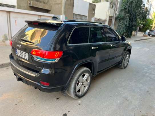 Jeep Grand Cherokee image 8