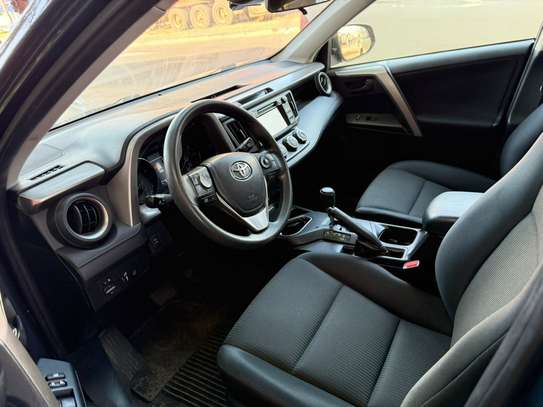 TOYOTA RAV LE image 2