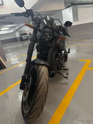Harley davidson FXDR image 5