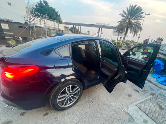 BMW x4 image 2