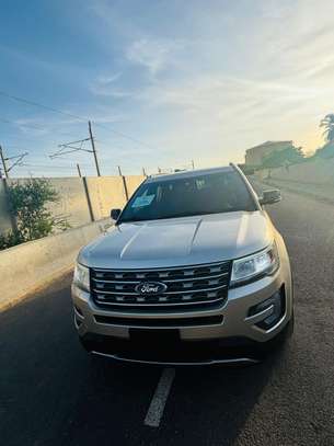 Ford Explorer image 1