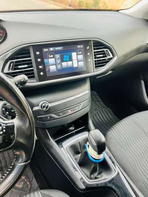 Peugeot 308 image 3