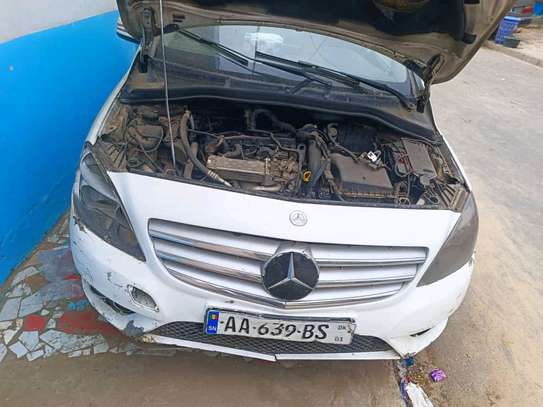 Mercedes-Benz B180 Moteur en Panne image 5