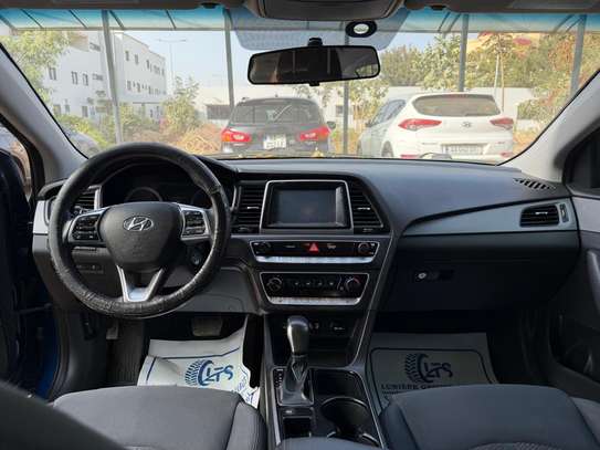 Hyundai Sonata image 5