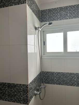 F3 2 chambres 2 sdb 250000 par mois image 7