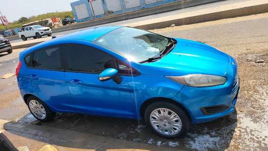 Ford fiesta image 2
