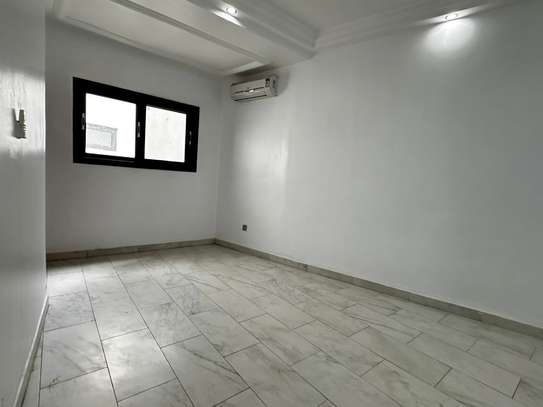 Appartement f4 à louer aux almadies image 6