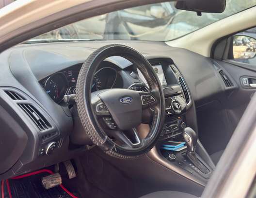 FORD FOCUS SE 2017 image 5