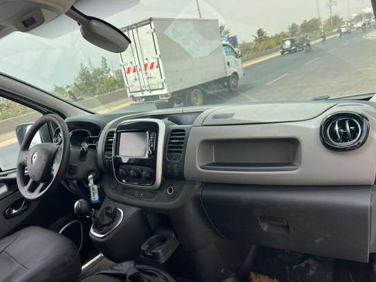 Renault trafic image 4