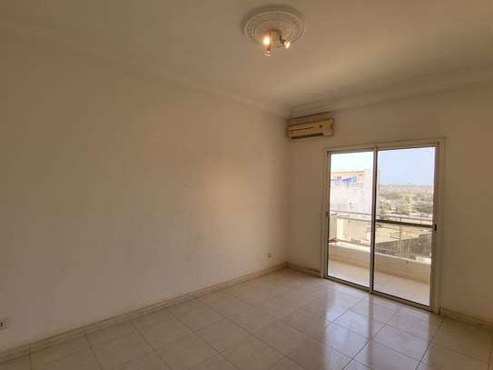 Bel appartement à Liberté 6 Extension (derrière WAVE) image 8