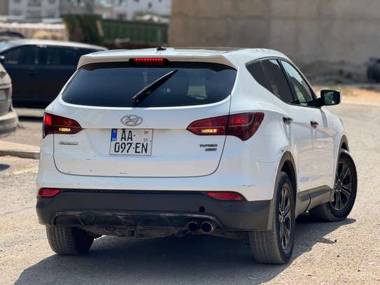 Hyundai santa fe image 3