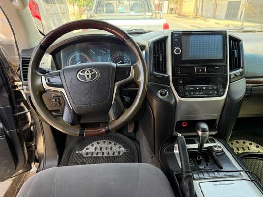 Toyota land cruiser image 14