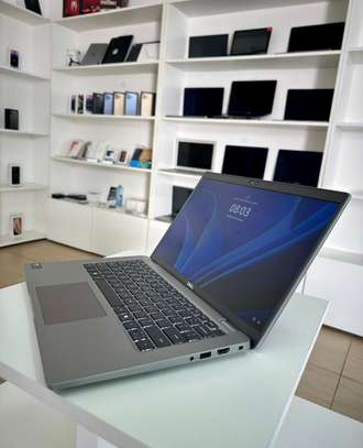 Dell latitude 5450 Ultra 7 512 GB/Ram 32GB image 3