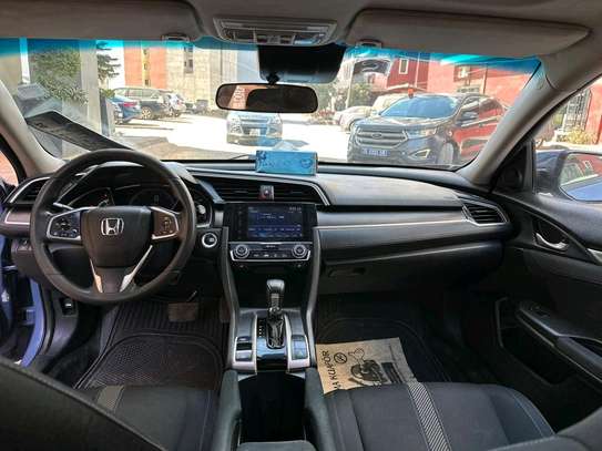 Honda civic année 2017 image 4