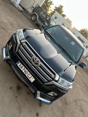 Toyota land cruiser 2020 image 2