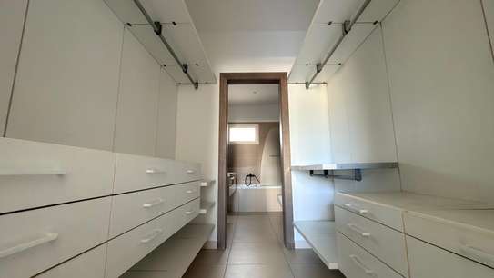 Appartement centre-ville spacieux avec balcon et vue image 2