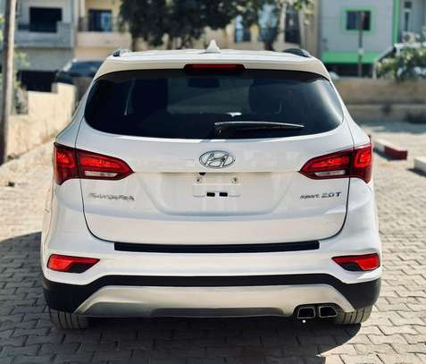 Hyundai Santafé  sport 2.0 année 2017 image 3